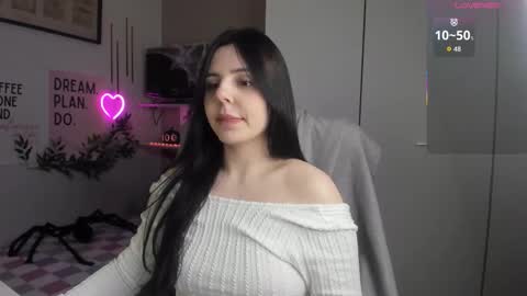 Lia online show from 11/10/25, 08:24