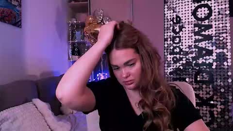 libra_mia online show from 11/14/25, 08:46