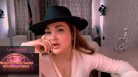 libra_mia online show from 06/06/26, 02:00