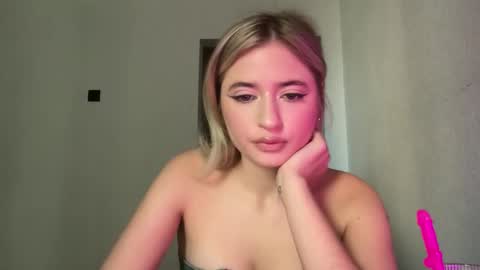 Snapshot of librelover chatting on 10/17/25, 09:23 librelover online show from 10/17/25, 09:23