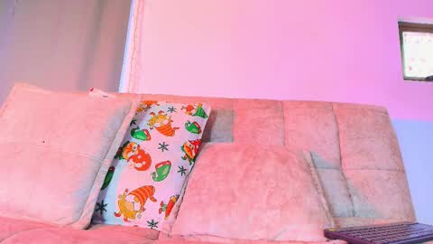 Valentina Hall online show from 12/18/25, 11:38