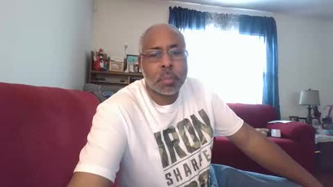 Snapshot of lickingblkpussyfetish chatting on 11/15/25, 04:03 Cookie Monster online show from 11/15/25, 04:03