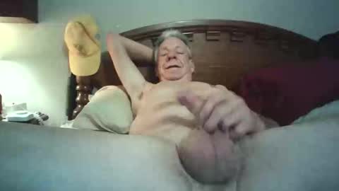 Snapshot of lickmysnowballs chatting on 04/13/26, 06:02 lickmysnowballs online show from 04/13/26, 06:02