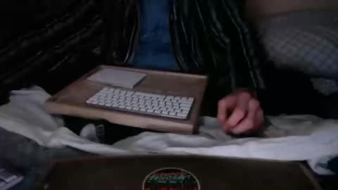 lickurlipz1 online show from 01/10/26, 11:56