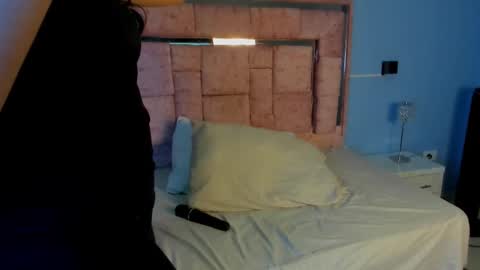 licky_lov online show from 10/18/25, 03:42