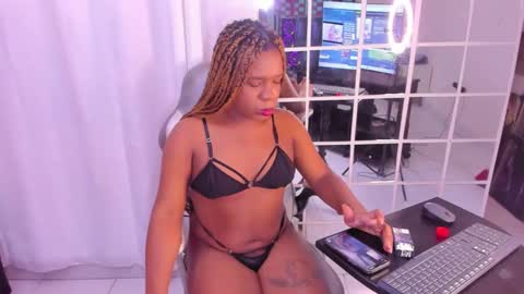 licyevans1 online show from 09/16/25, 07:04