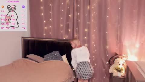 Snapshot of lidiaklemencic chatting on 10/13/25, 07:14 Ann online show from 10/13/25, 07:14