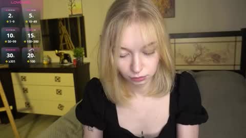 Snapshot of lidiaklemencic chatting on 11/09/25, 07:12 Ann online show from 11/09/25, 07:12