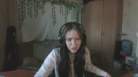 Mila online show from 06/16/26, 11:57