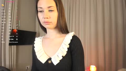 Snapshot of lienphay chatting on 12/18/25, 06:08 Caroline online show from 12/18/25, 06:08