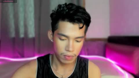 Snapshot of lightjt4 chatting on 12/19/25, 04:19 Jt online show from 12/19/25, 04:19