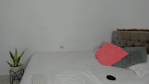 Snapshot of lightshine_ chatting on 06/27/26, 03:22 Maddie online show from 06/27/26, 03:22