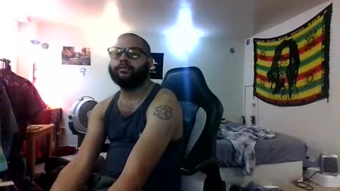 Snapshot of lightskinned666 chatting on 10/31/25, 11:06 lightskinned666 online show from 10/31/25, 11:06