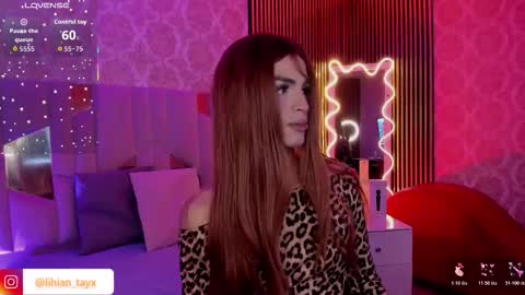 Snapshot of lihian_tay chatting on 10/22/25, 03:51 LIHIAN online show from 10/22/25, 03:51