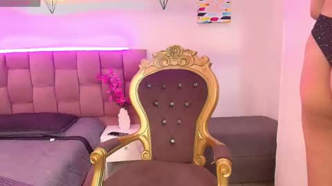 Liiaa Sweett  online show from 05/26/26, 09:22