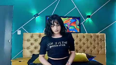 Liiaa Sweett  online show from 06/23/26, 10:08