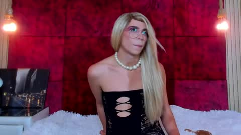 Snapshot of liiacollins chatting on 10/08/25, 09:23 liiacollins online show from 10/08/25, 09:23