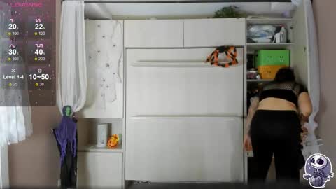         online show from 10/11/25, 11:42