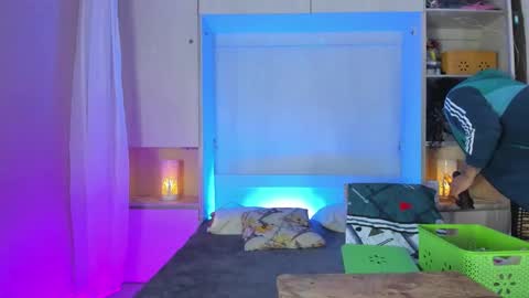         online show from 01/08/26, 11:45