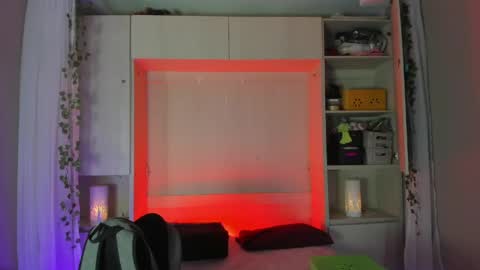         online show from 06/01/26, 11:45