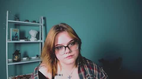 lika_pop online show from 11/23/25, 09:42