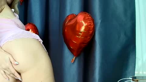 Mia                   Onlyfans link -  online show from 02/17/25, 04:09