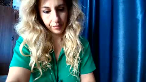 Mia                   Onlyfans link -  online show from 06/30/26, 04:24