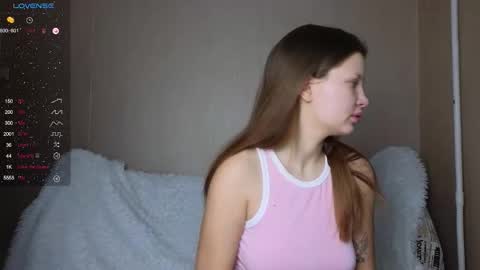 Snapshot of like_sun chatting on 10/13/25, 04:34 Call me Anna online show from 10/13/25, 04:34