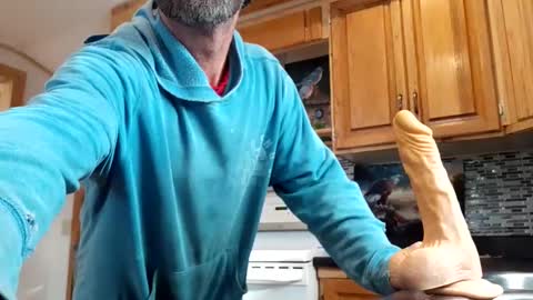 Snapshot of likedoingit69 chatting on 11/25/25, 02:39 St pierre online show from 11/25/25, 02:39