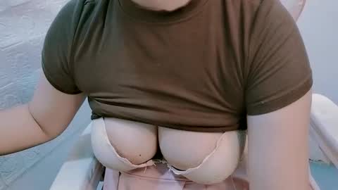 Snapshot of likixi chatting on 03/22/26, 01:42 likixi online show from 03/22/26, 01:42