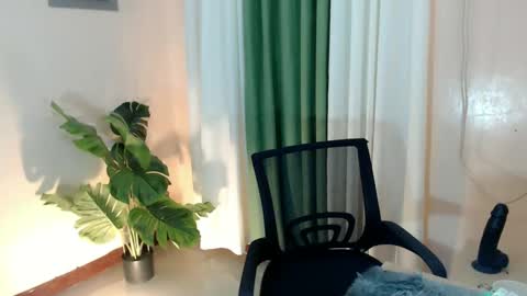 Leng online show from 12/30/24, 02:19