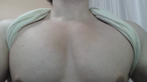 Snapshot of likwidator84 chatting on 11/22/25, 01:15 Maximus online show from 11/22/25, 01:15