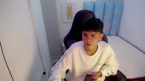 LIAM online show from 12/01/25, 03:11