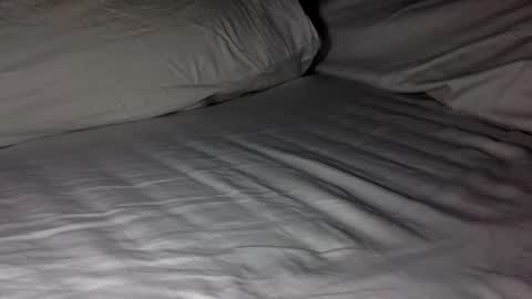 Snapshot of lil_i chatting on 12/21/25, 09:44 LIL i online show from 12/21/25, 09:44