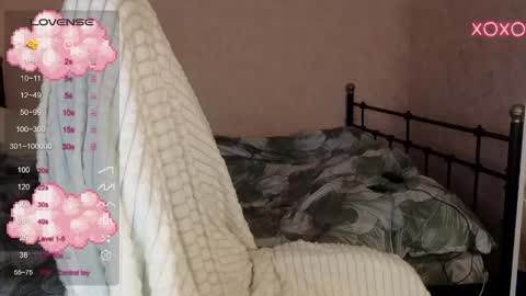 little moon online show from 01/22/25, 01:00