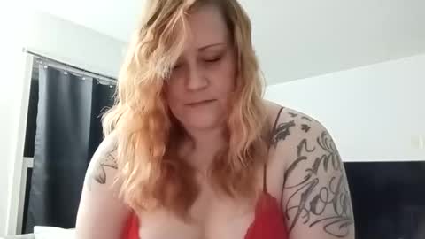 Snapshot of lil_nelli8 chatting on 04/22/26, 08:06 lil_nelli8 online show from 04/22/26, 08:06
