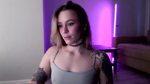 Snapshot of lil_reya chatting on 12/14/24, 11:29 INST Lil happines s online show from 12/14/24, 11:29