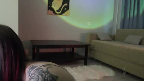 Snapshot of lil_reya chatting on 09/26/25, 11:25 INST Lil happines s online show from 09/26/25, 11:25