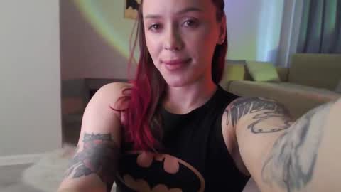 Snapshot of lil_reya chatting on 10/21/25, 10:49 INST Lil happines s online show from 10/21/25, 10:49