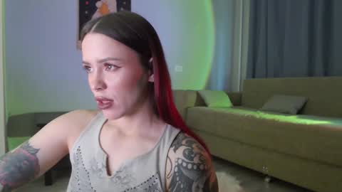 Snapshot of lil_reya chatting on 11/03/25, 10:38 INST Lil happines s online show from 11/03/25, 10:38