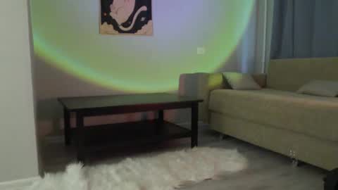 Snapshot of lil_reya chatting on 11/12/25, 10:04 INST Lil happines s online show from 11/12/25, 10:04