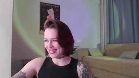 Snapshot of lil_reya chatting on 12/14/25, 11:26 INST Lil happines s online show from 12/14/25, 11:26