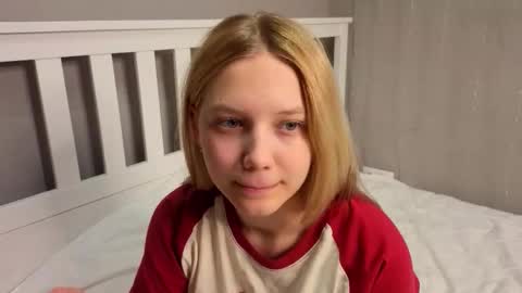 Emma online show from 03/03/26, 01:34