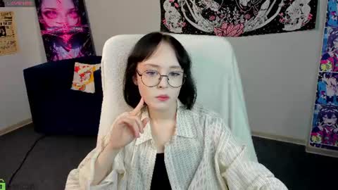 Snapshot of lilac_muse chatting on 06/25/26, 11:37 Lili online show from 06/25/26, 11:37