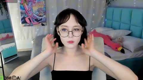 Snapshot of lilac_muse chatting on 07/16/26, 12:00 Lili online show from 07/16/26, 12:00