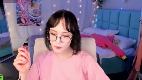 Snapshot of lilac_muse chatting on 07/20/26, 11:12 Lili online show from 07/20/26, 11:12