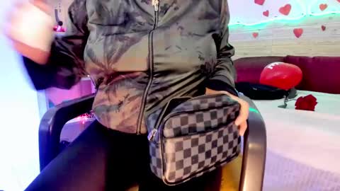 Snapshot of lilah_sweet chatting on 02/18/25, 11:22 Lilah Sweet online show from 02/18/25, 11:22