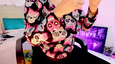 Snapshot of lilah_sweet chatting on 11/12/25, 11:43 Lilah Sweet online show from 11/12/25, 11:43