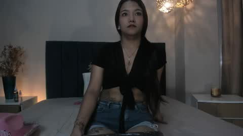 Lila Ross online show from 05/15/26, 11:50