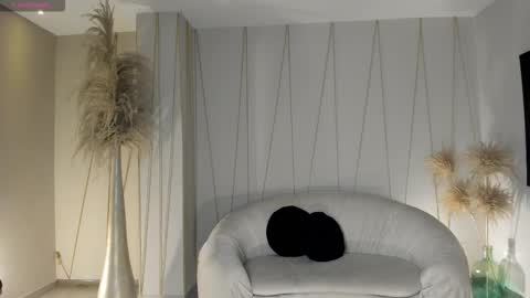 Lila West online show from 10/11/25, 10:36